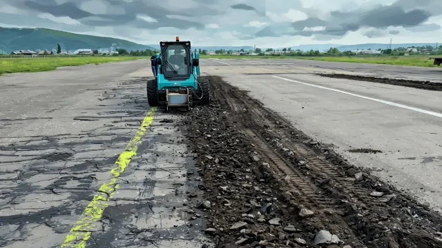 Киренск ожил. Полоса идёт под фрезу!